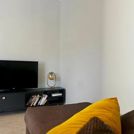 In A Complex With Pool And Perfect Location