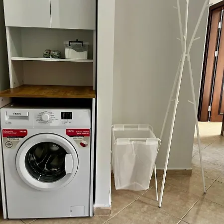 In A Complex With Pool And Perfect Location * Side